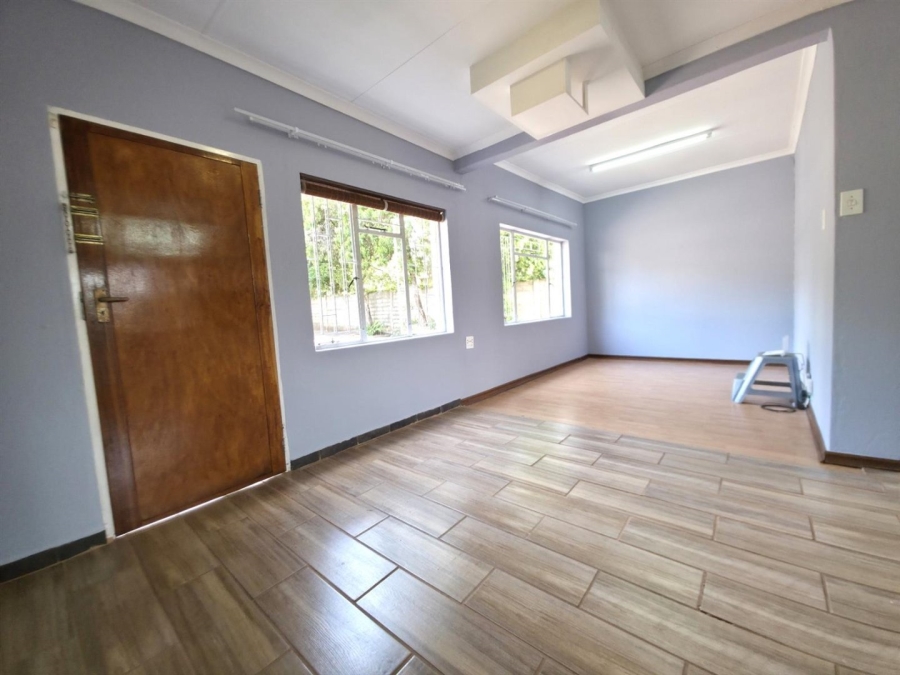 To Let 2 Bedroom Property for Rent in Meerhof North West